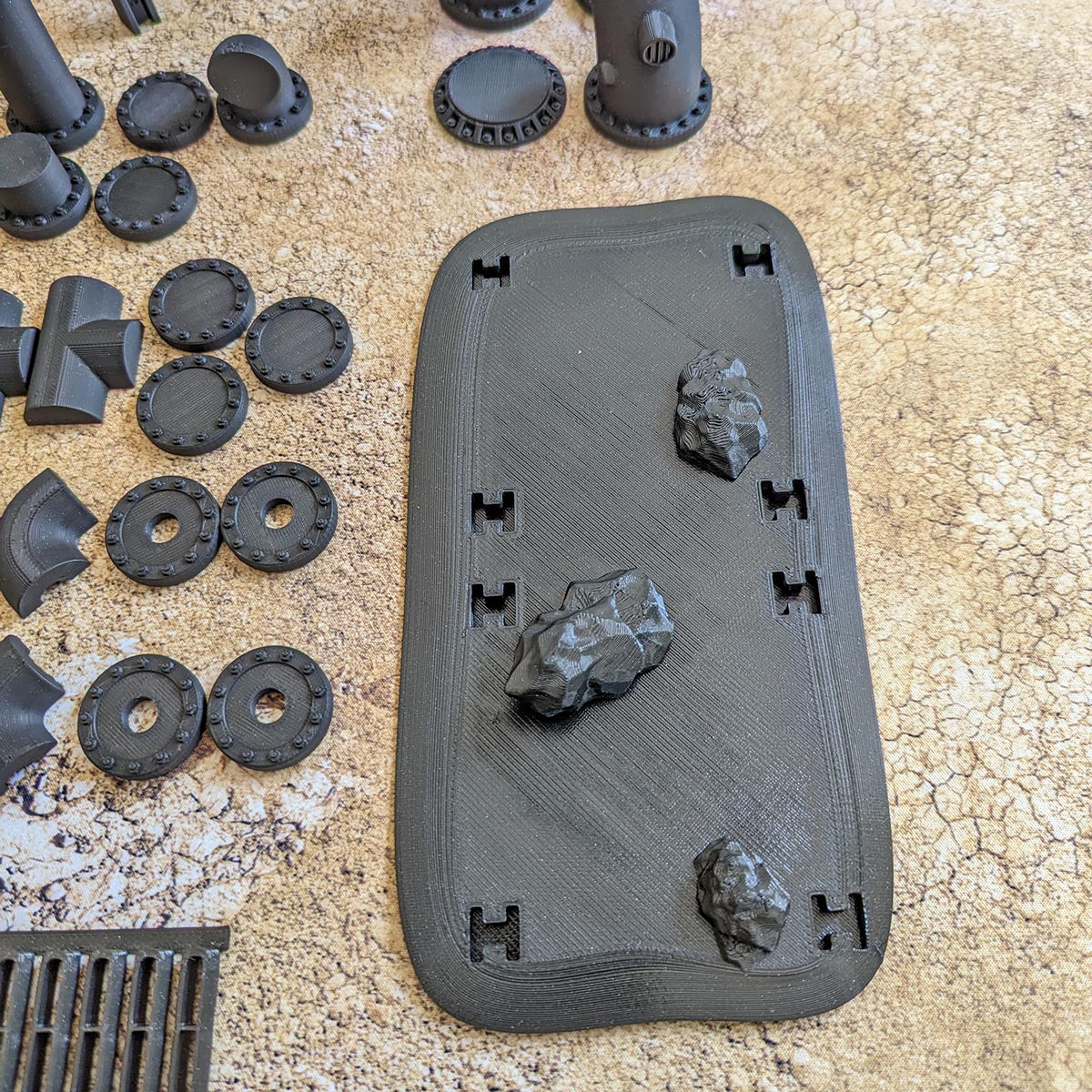 Réservoir avec socle et lot de tuyaux de D20mm et D30mm - Biome désert - Imprimés – vue 3 – Wargame Sceneries