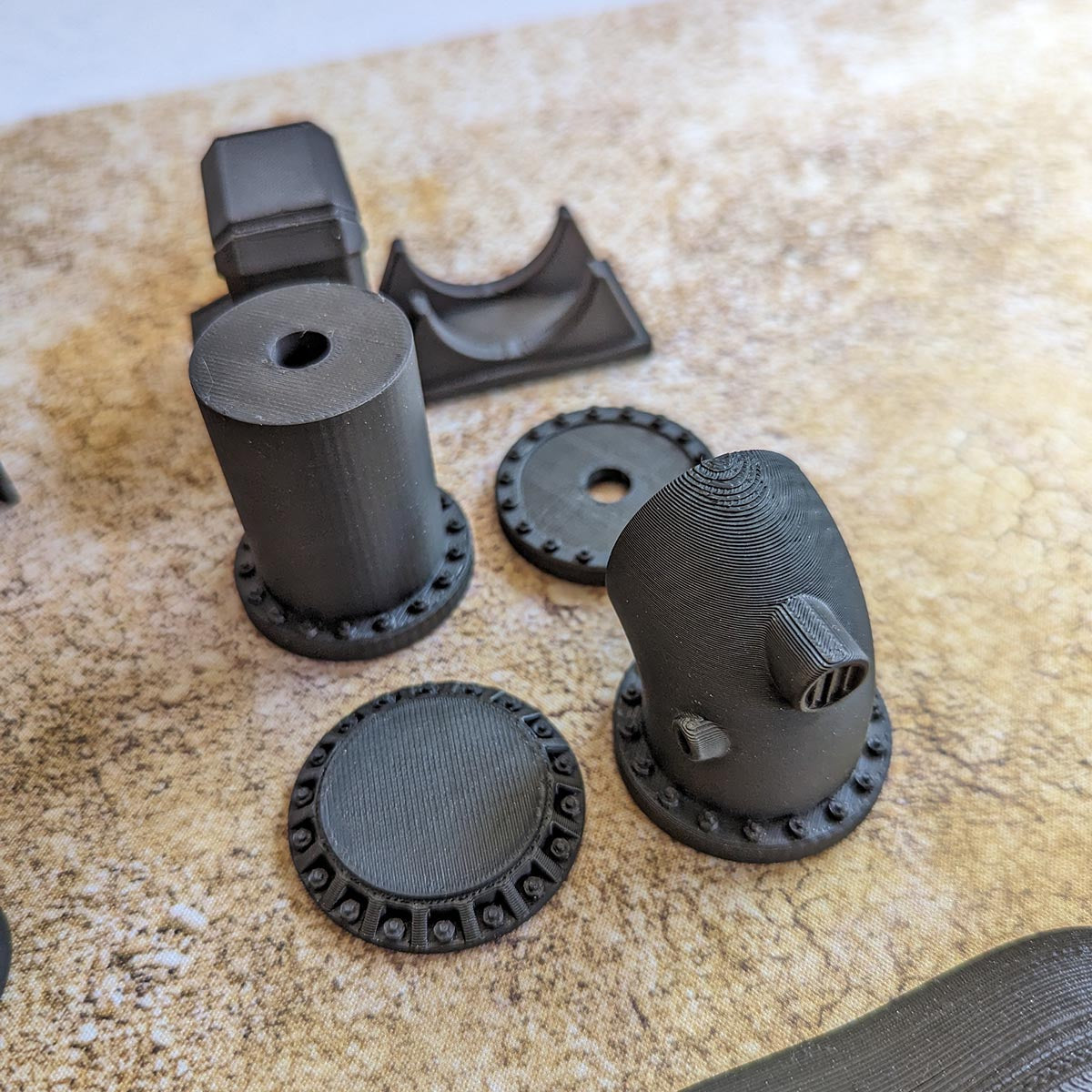 Réservoir avec socle et lot de tuyaux de D20mm et D30mm - Biome désert - Imprimés – vue 4 – Wargame Sceneries